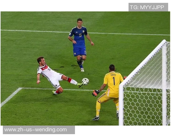 德国队在2014年世界杯半决赛中以惊人表现战胜巴西队晋级决赛的精彩回顾